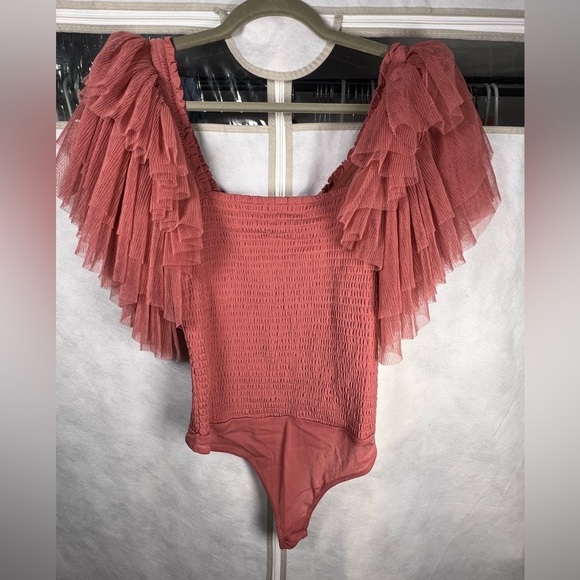 Free People Tops - Free People Dusty Rose Ruffle Sleeve Cinched Bodysuit very stretchy Size S/M